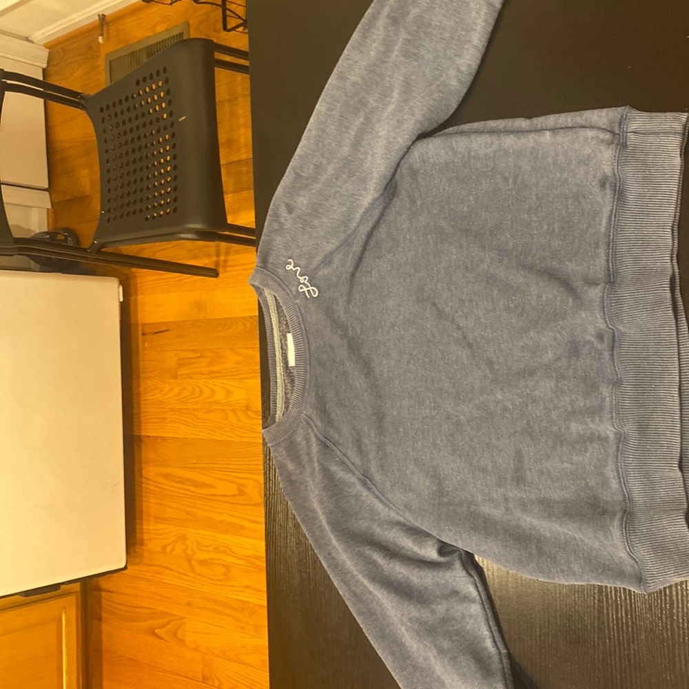 American Eagle Women’s Crewneck